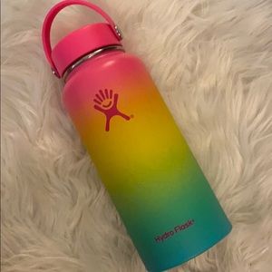 LE 32oz Hydro Flask - Hawaiian Rainbow